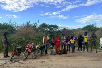 Army thwarts alleged trafficking of undocumented Haitians in Montecristi mangroves | De Último Minuto English