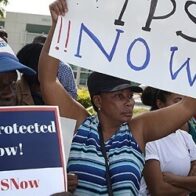 Federal judge blocks USCIS policies that threatened work permits for asylum seekers and TPS holders | De Último Minuto English