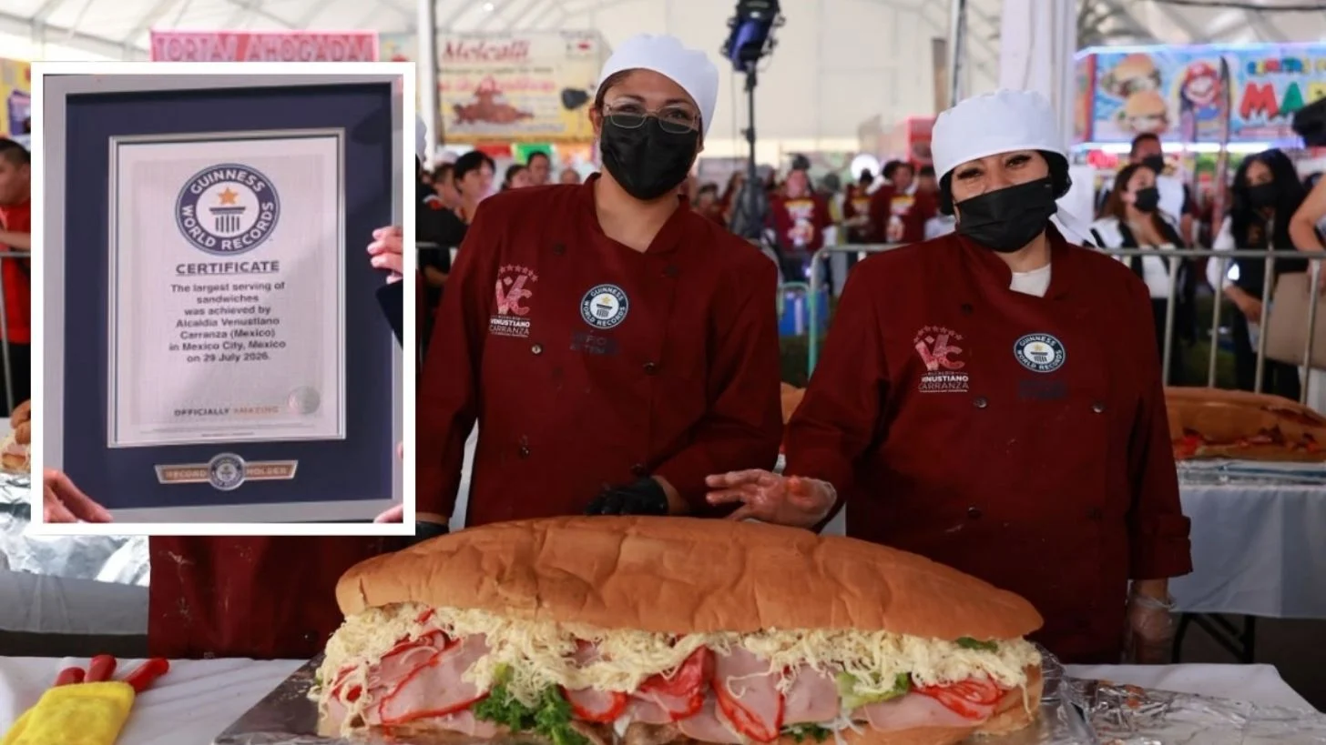 A 1.5-ton cake breaks a Guinness record in Mexico