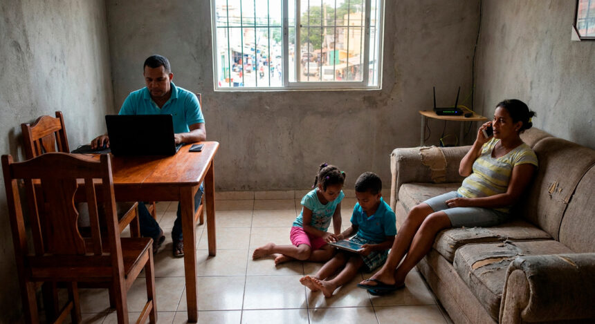 More than 43% of Dominican households still do not have internet access | De Último Minuto English
