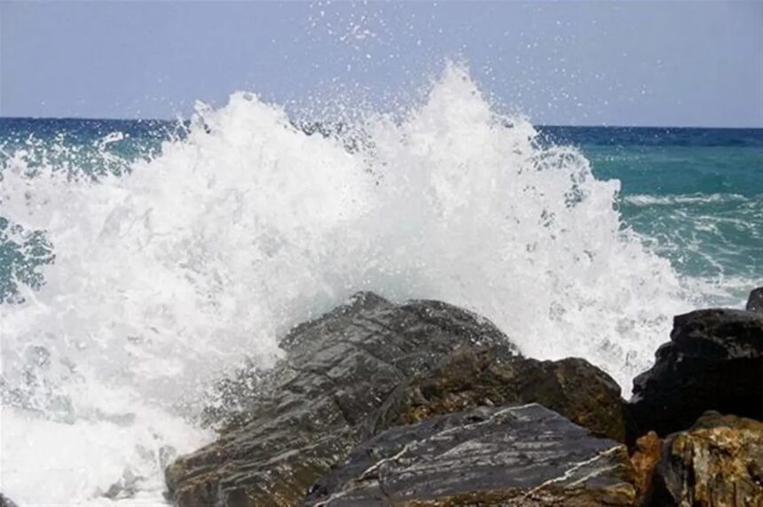 COE maintains restriction for small vessels in part of the Caribbean coast due to strong swells | De Último Minuto English