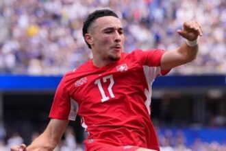 Dominican Rubén Vargas plays the hero for Switzerland with the qualifying penalty | De Último Minuto English