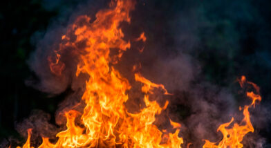 Fire destroys part of historic church in New Jersey; investigators look into whether lightning caused the blaze | De Último Minuto English