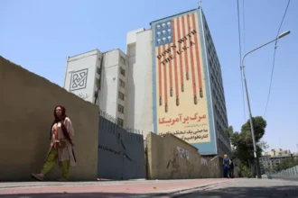 U.S. launches a wave of attacks against Iran for the fifth consecutive day | De Último Minuto English