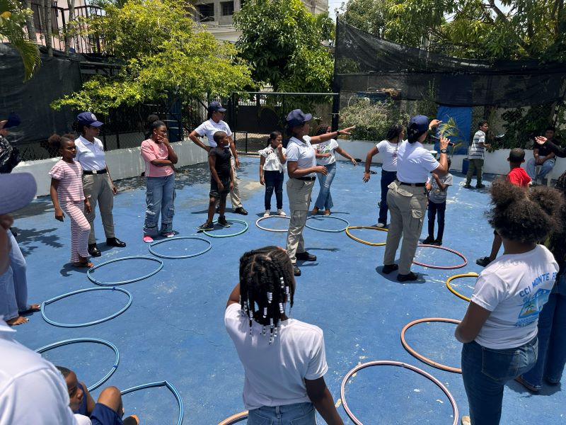 Community Police hold recreational day at the “Safe Fun” summer camp in Boca Chica | De Último Minuto English