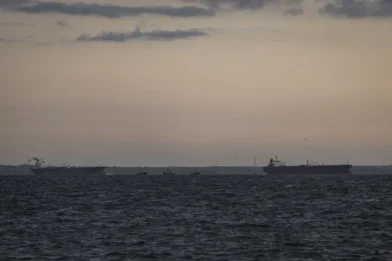One dead and eight injured in an attack on UAE oil tankers attributed to Iran | De Último Minuto English