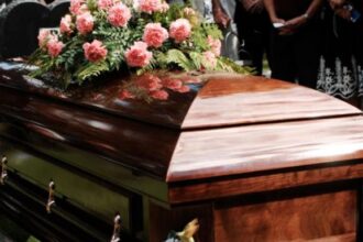 Five dead, 4 of them students, after a train struck a school vehicle in India | De Último Minuto English