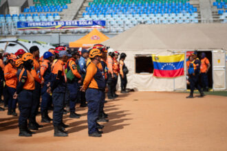 Venezuela focuses on debris removal and recovering bodies after rescuers depart | De Último Minuto English