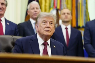 U.S. states that Trump "has all options on the table" regarding Iran | De Último Minuto English
