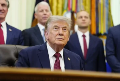 U.S. states that Trump "has all options on the table" regarding Iran | De Último Minuto English