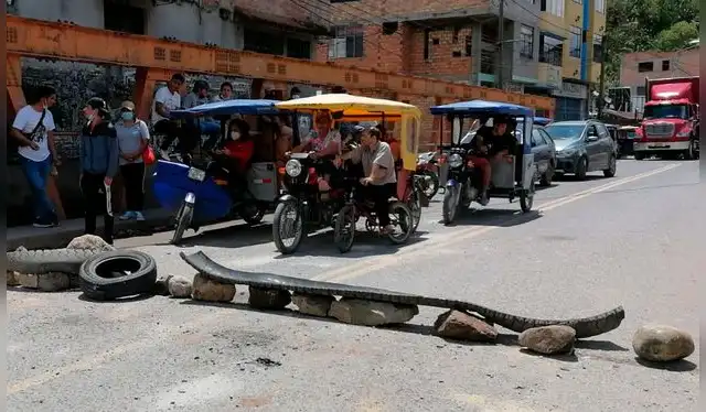Patient dies due to road blockade caused by fuel price hikes in the Peruvian Amazon