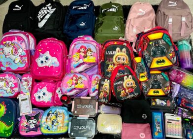 Backpacks range from RD$695 to RD$6,477 and lunchboxes from RD$730 to RD$1,370 | De Último Minuto English