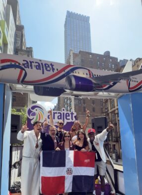 Arajet surpasses 100,000 passengers between New York and DR in 2026 and celebrates it at the Dominican Parade in Manhattan | De Último Minuto English