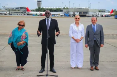 Leaders from Honduras, Guatemala, and Curaçao arrive in Colombia for the inauguration of Abelardo De la Espriella | De Último Minuto English
