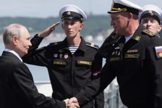 Putin warns EU that he will respond in waters around the world for the seizure of his ships | De Último Minuto English