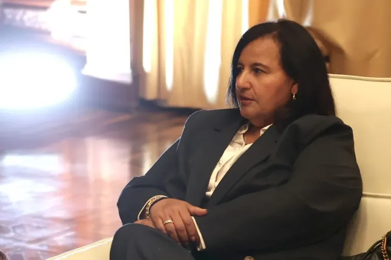 Opposition leader Dinorah Figuera arrives in Venezuela to continue dialogue with Chavismo