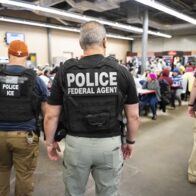 United States suspends raids against undocumented immigrants in workplaces | De Último Minuto English