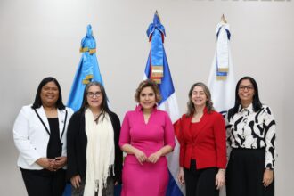 ProCompetencia signs commitment letter to obtain the Igualando RD Seal for the Public Sector | De Último Minuto English