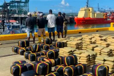 Panama seizes 600 packages of drugs in operations in the Caribbean and the Pacific | De Último Minuto English