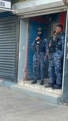 48-hour strike paralyzes Navarrete: dozens of meters destroyed and police surveillance reinforced | De Último Minuto English