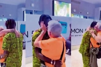 81-year-old french woman travels to Senegal to meet her 24-year-old boyfriend | De Último Minuto English