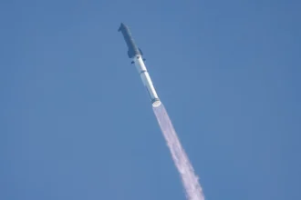 SpaceX rocket debris to impact the Moon on Wednesday | De Último Minuto English