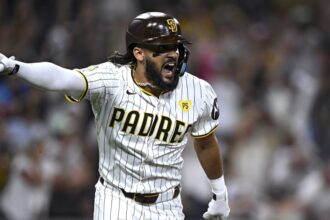Fernando Tatis Jr. climbs to second place in Padres' all-time home run list | De Último Minuto English