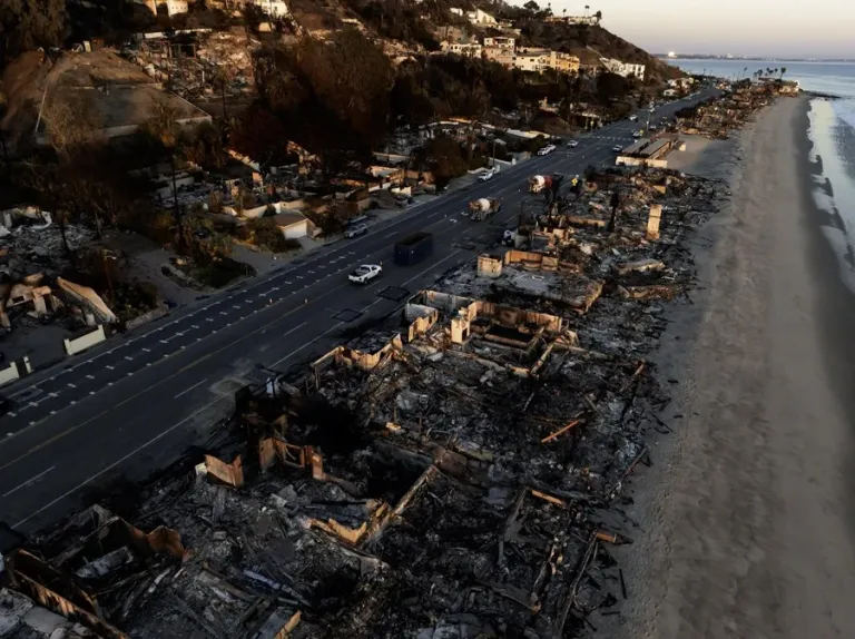 U.S. files new charges against suspect in deadly Los Angeles fire
