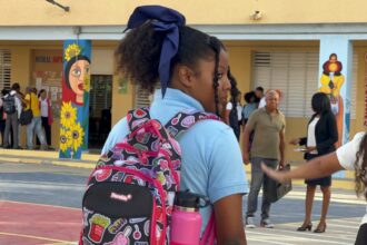 ADP warns that 153,000 three-year-old children could be left out of classrooms due to a shortage of spaces | De Último Minuto English