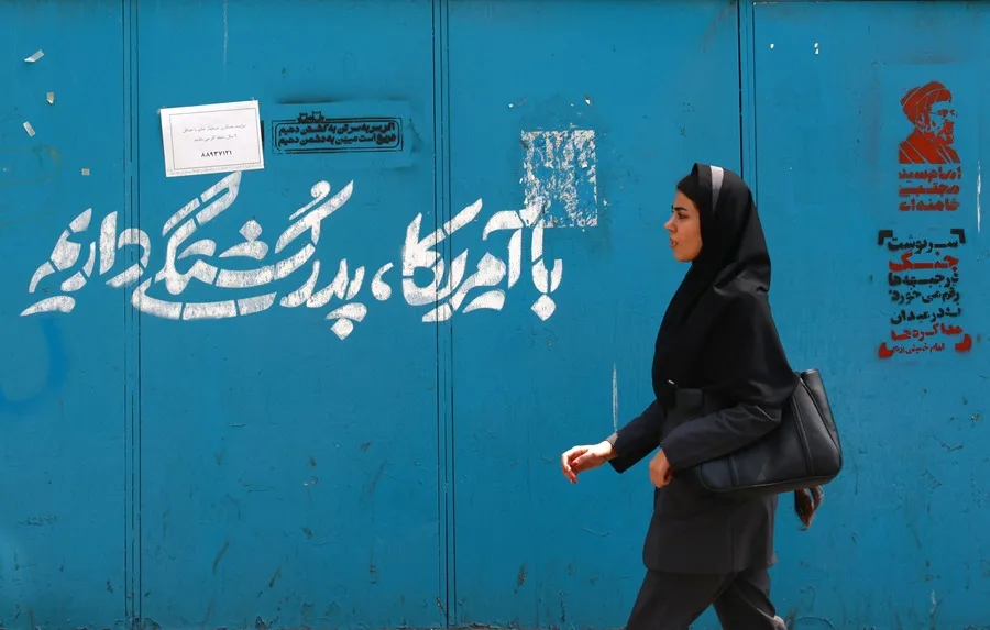 The Revolutionary Guard says it will reopen Hormuz when the U.S. accepts Iran’s conditions