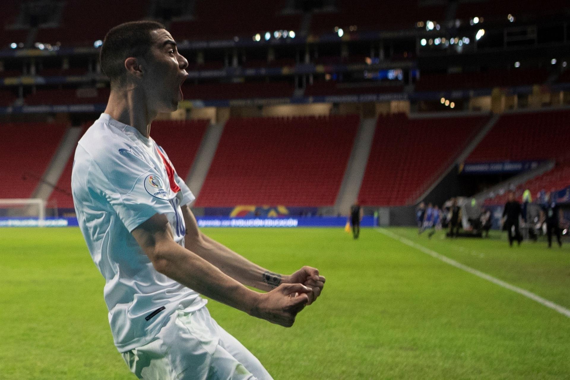 Uruguay vence a Paraguay y se verá en cuartos con Colombia en Brasilia - Noticias de hoy en República Dominicana | De Último Minuto