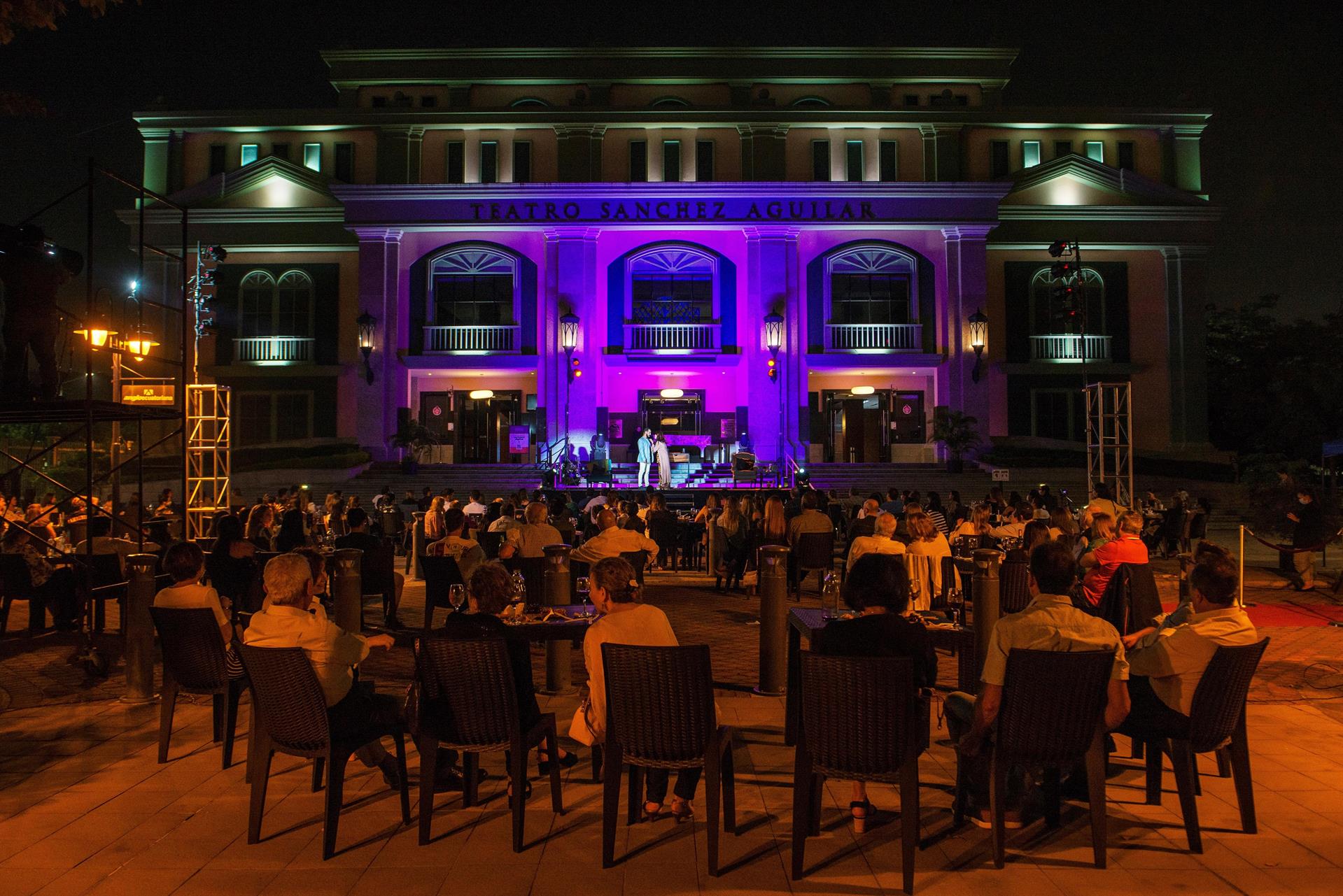 Guayaquil saca el teatro a la calle para divertirse y reactivarse - Noticias de hoy en República Dominicana | De Último Minuto