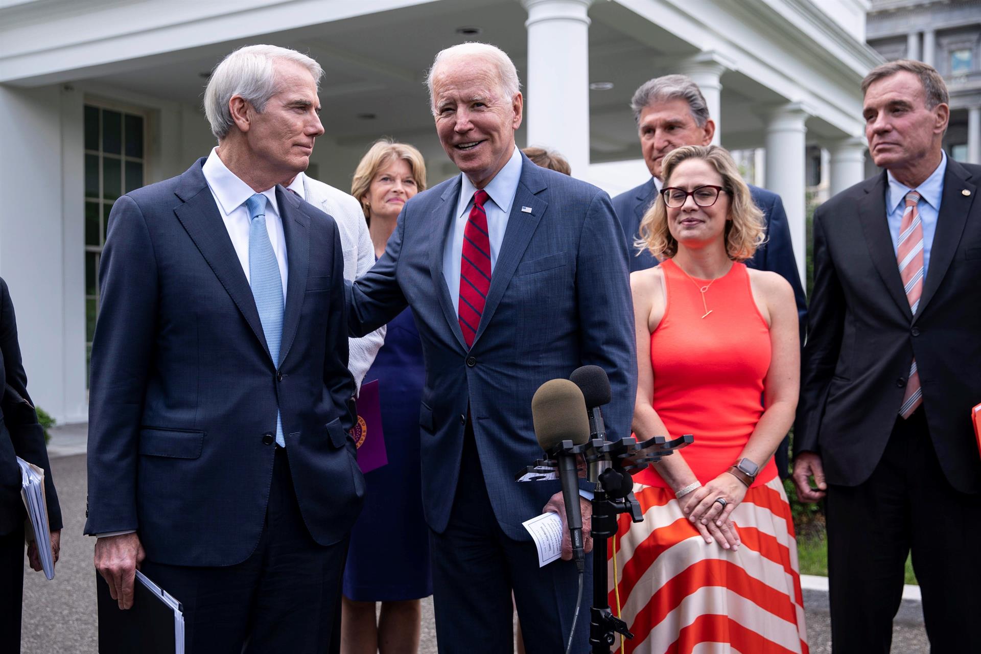 Biden afirma que plan de infraestructura es un “gran paso” en pulso con China - Noticias de hoy en República Dominicana | De Último Minuto