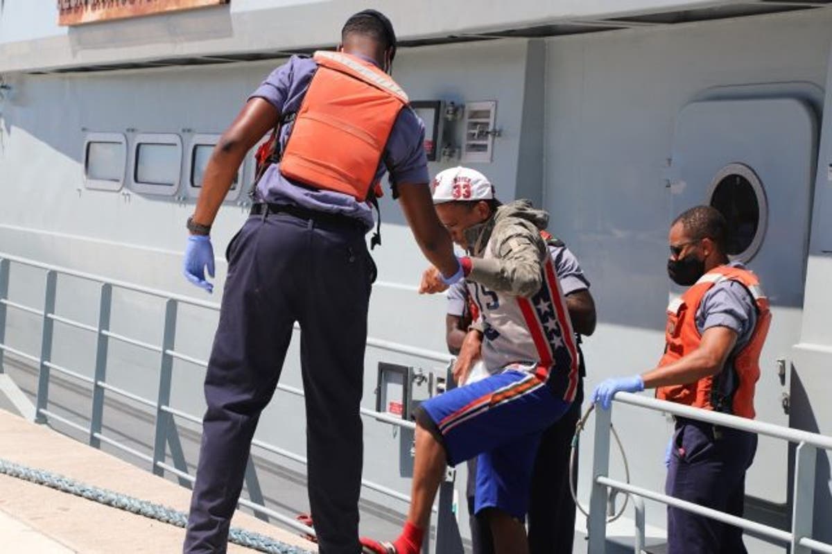 Detienen a 21 hombres que trataban de llegar ilegalmente a Puerto Rico - Noticias de hoy en República Dominicana | De Último Minuto