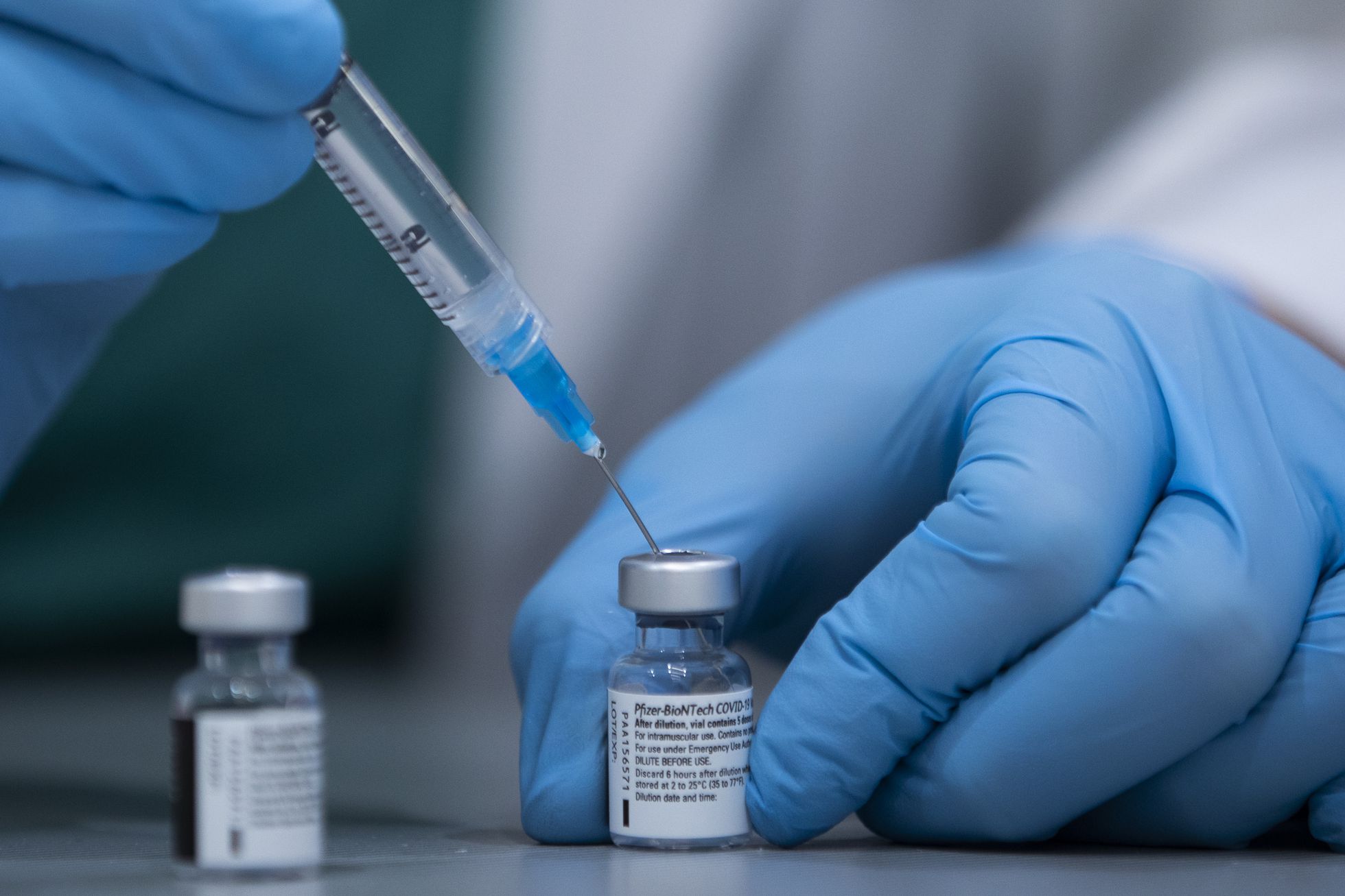 Pfizer estudia la seguridad de una tercera dosis contra las variantes - Noticias de hoy en República Dominicana | De Último Minuto