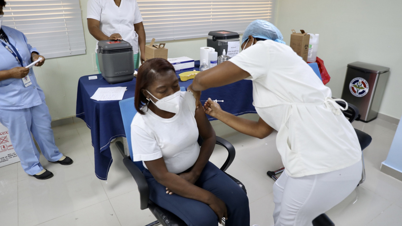 La OPS dice que no hay estudios científicos que avalen tercera dosis de vacuna contra Covid-19 - Noticias de hoy en República Dominicana | De Último Minuto