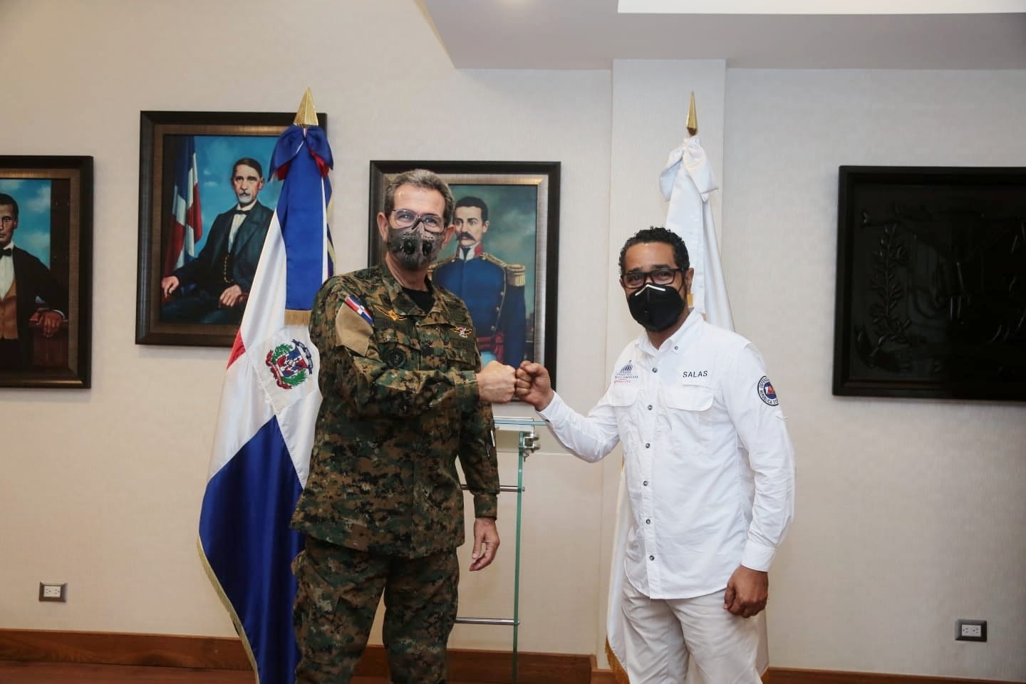 Director de la Defensa Civil visita al ministro de Defensa - Noticias de hoy en República Dominicana | De Último Minuto