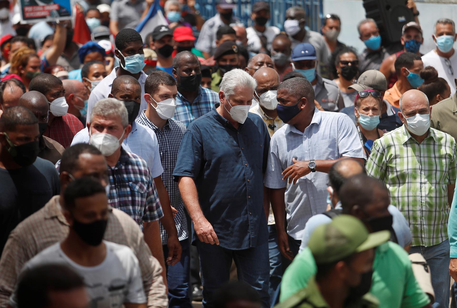 Cientos de manifestantes toman la calle en La Habana al grito de "libertad" - Noticias de hoy en República Dominicana | De Último Minuto