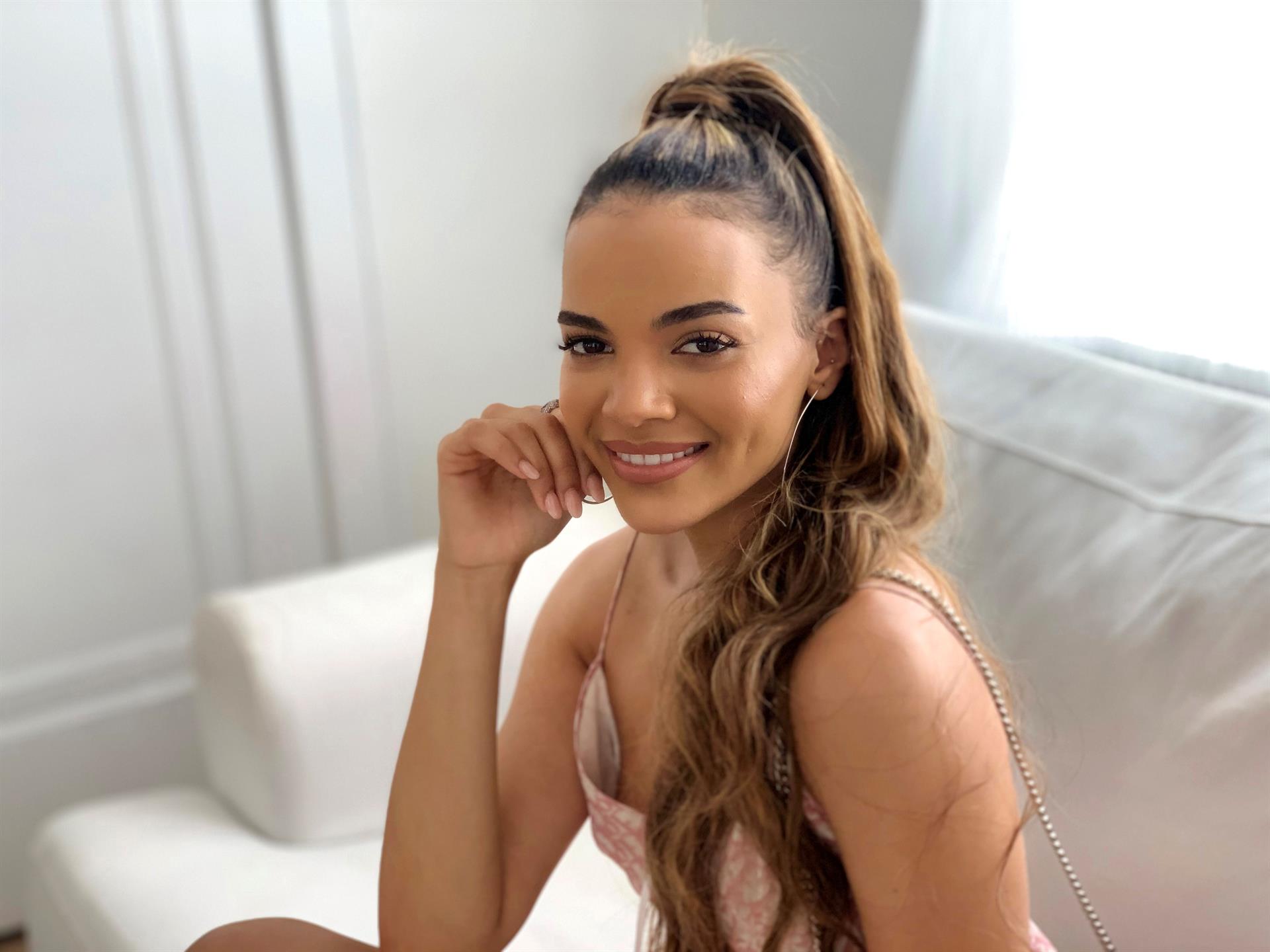 Leslie Grace e Isabela Merced negocian ser la nueva "Batgirl" - Noticias de hoy en República Dominicana | De Último Minuto