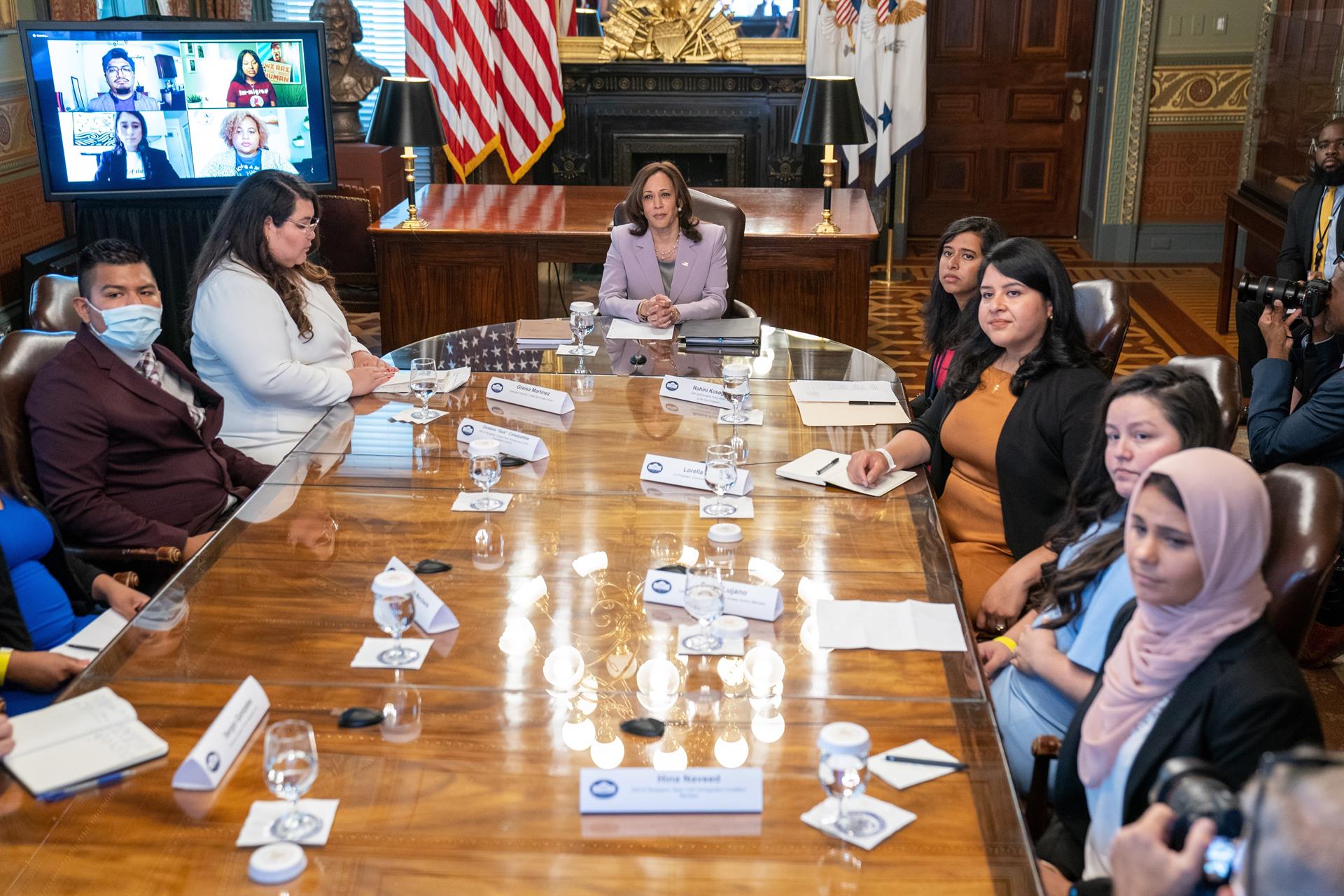 Indocumentada mexicana pide a Kamala Harris presión por reforma "para todos" - Noticias de hoy en República Dominicana | De Último Minuto