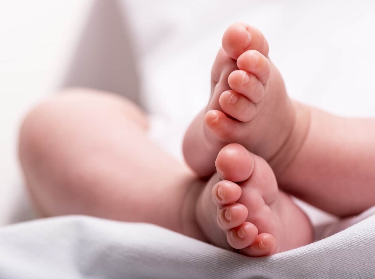 Una niña de 12 años da a luz a un bebé de un hombre de 24 años en EE.UU - Noticias de hoy en República Dominicana | De Último Minuto