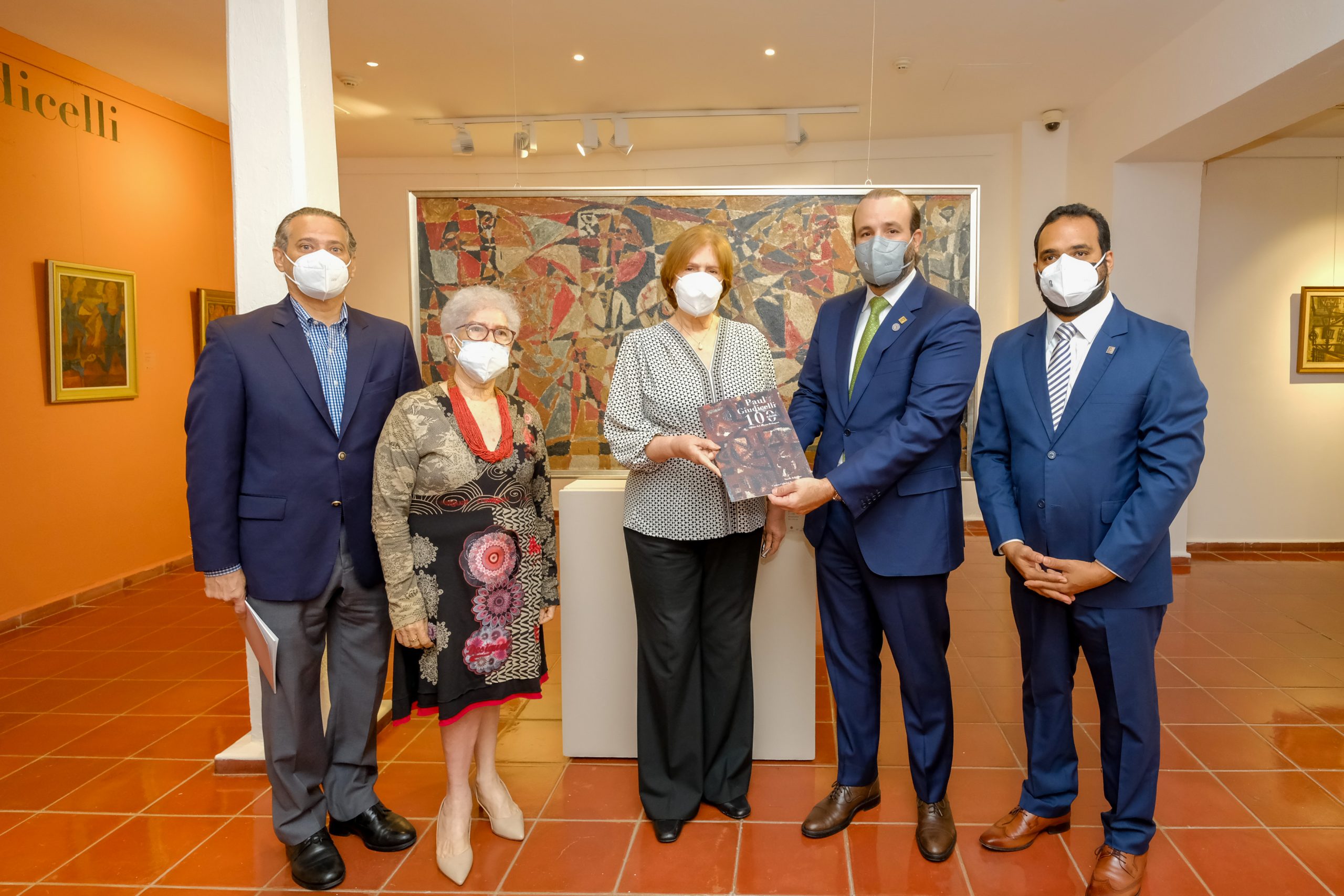 Ministra de Cultura visita exposición de Paul Giudicelli n el Centro Cultural Banreservas - Noticias de hoy en República Dominicana | De Último Minuto