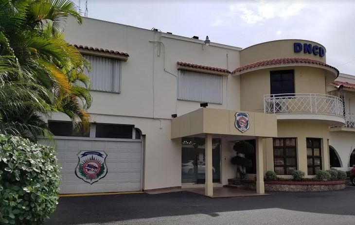 Apresan tres y ocupan 100 paquetes presumiblemente cocaína - Noticias de hoy en República Dominicana | De Último Minuto