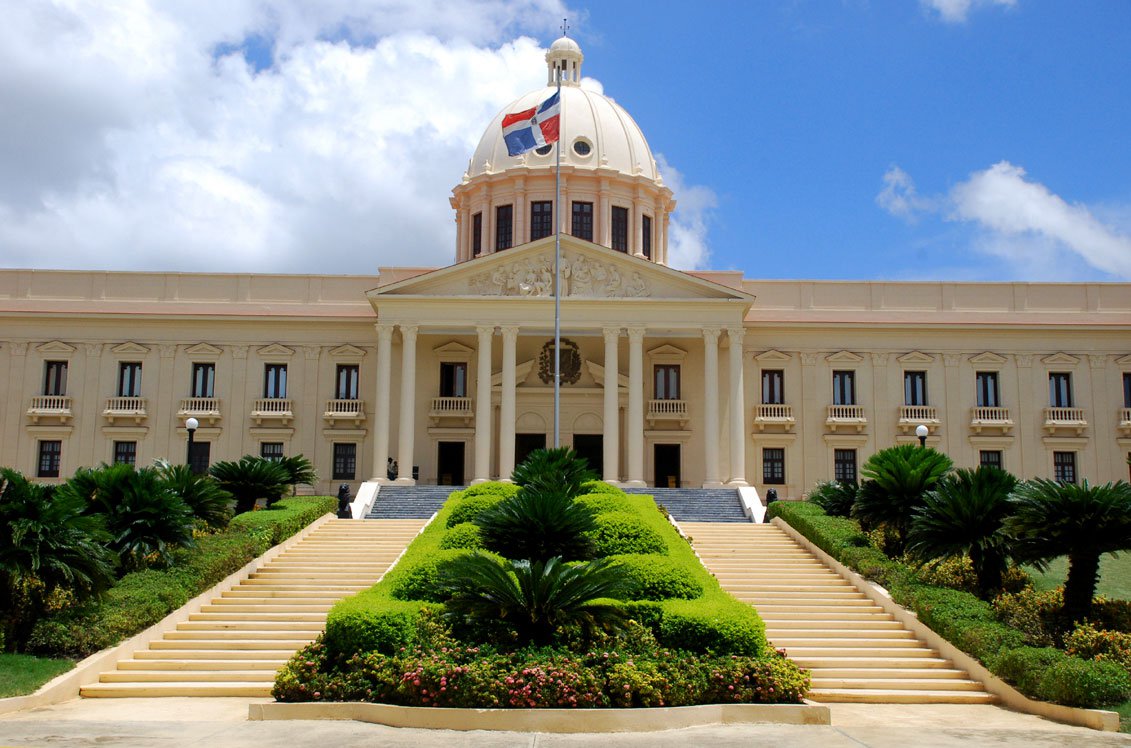 El Gobierno solicita elevar el déficit un 45 % en el presupuesto de 2021 - Noticias de hoy en República Dominicana | De Último Minuto
