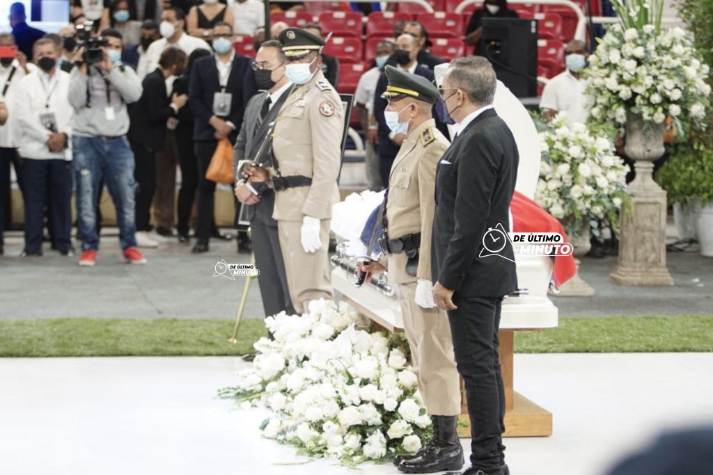 ¡Galería de fotos! Último adiós al legendario merenguero Johnny Ventura - Noticias de hoy en República Dominicana | De Último Minuto