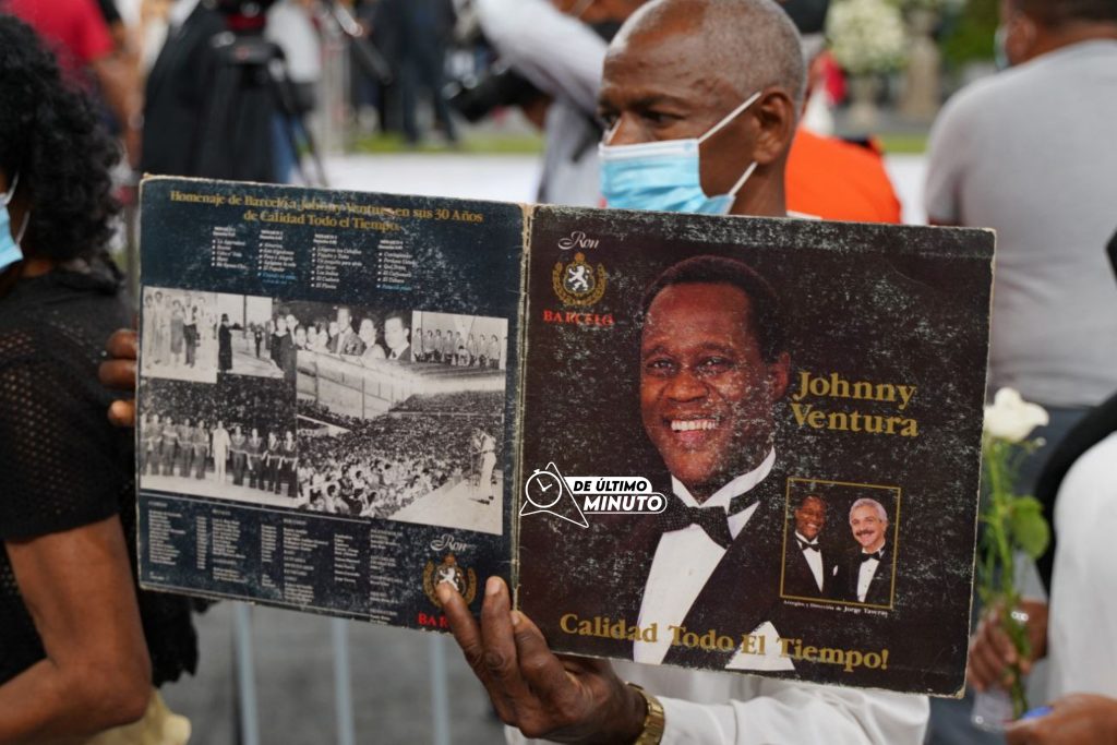¡Galería de fotos! Último adiós al legendario merenguero Johnny Ventura - Noticias de hoy en República Dominicana | De Último Minuto