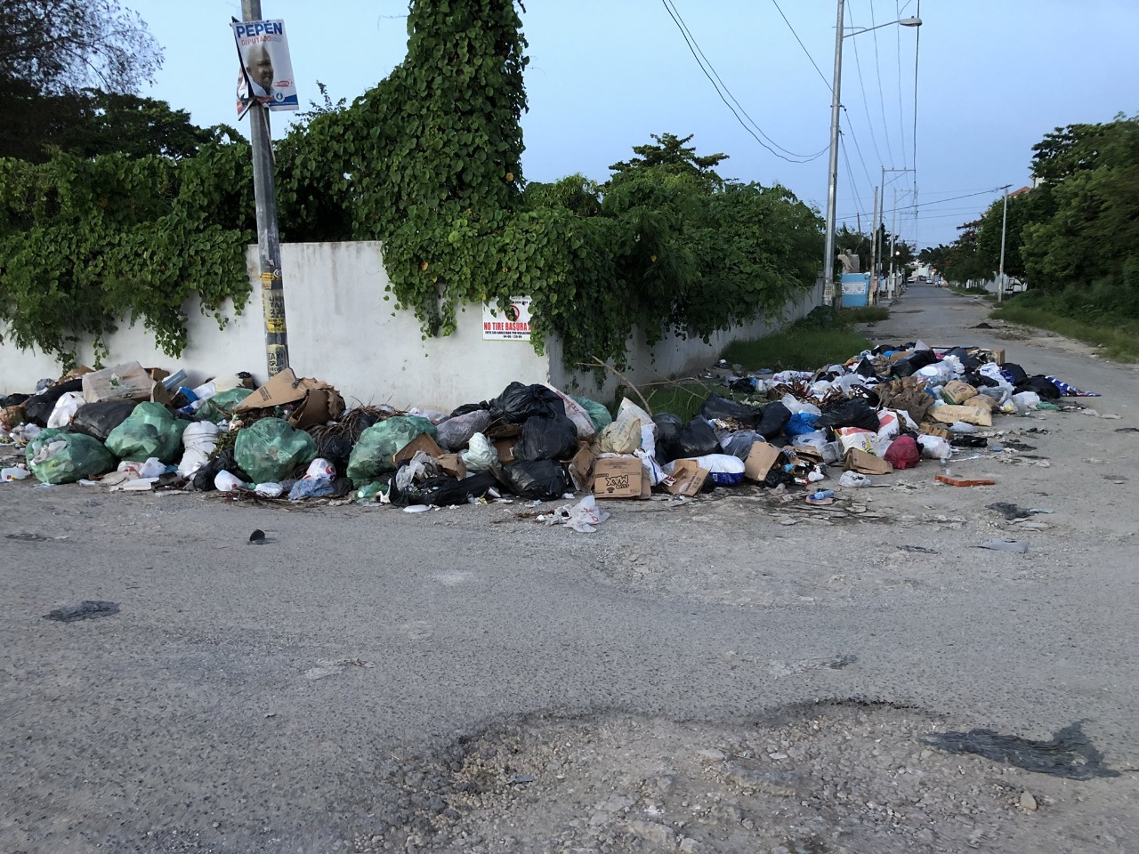 ¿Qué mal tan grande le hemos hecho a Manuel Jiménez?, cuestionan munícipes desesperados por basura - Noticias de hoy en República Dominicana | De Último Minuto