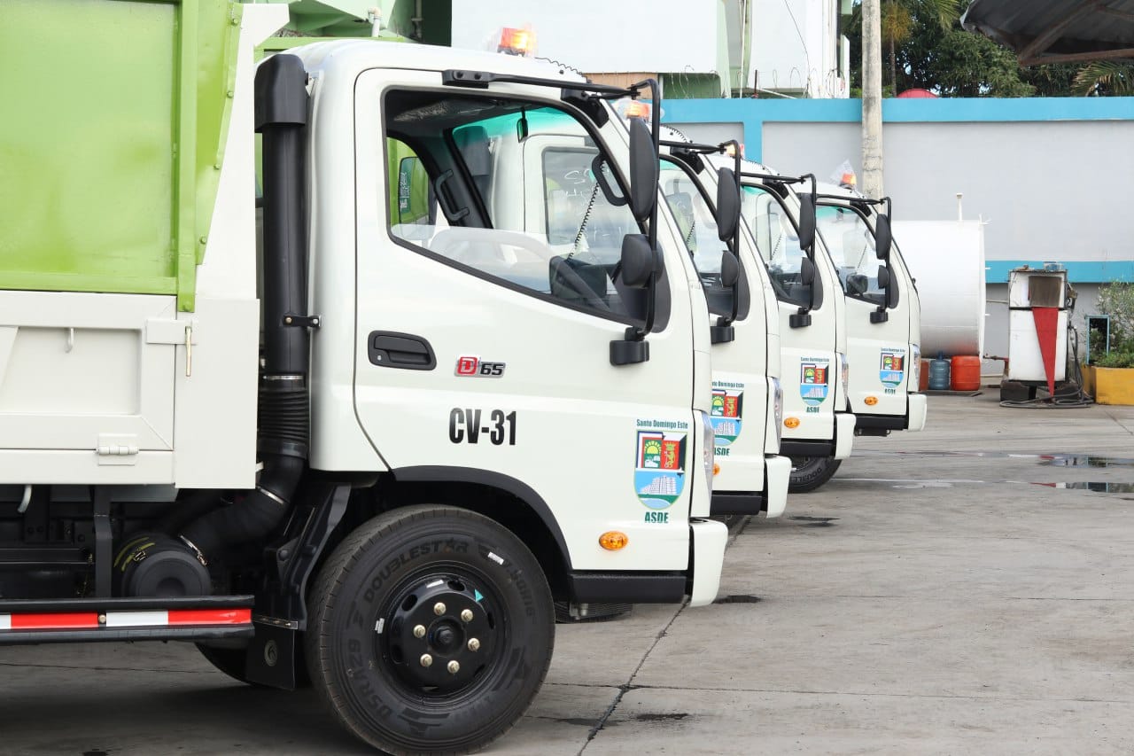Ayuntamiento de Santo Domingo Este integra nueva flotilla de camiones al servicio de recogida de basura - Noticias de hoy en República Dominicana | De Último Minuto
