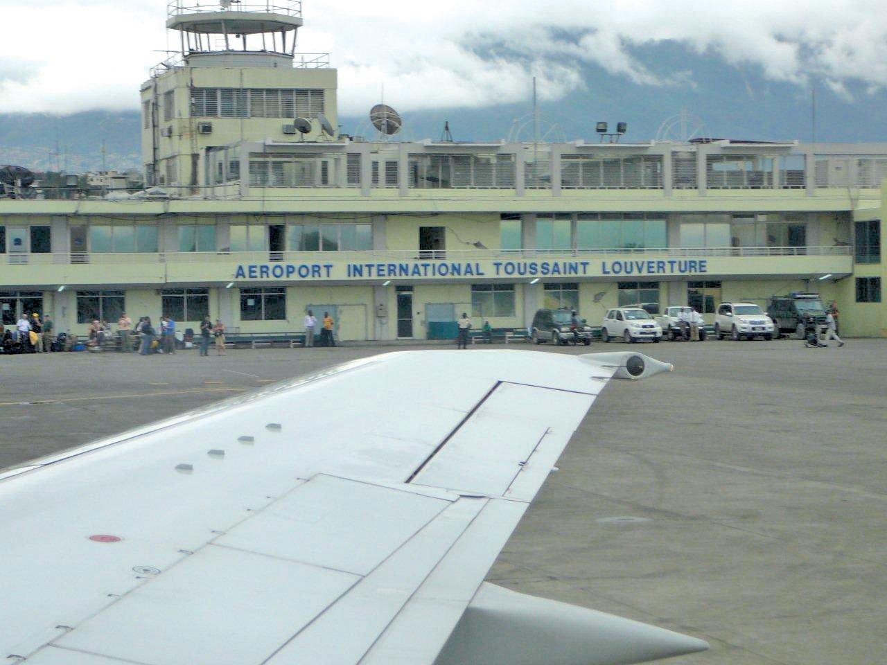 Cierran el aeropuerto de Puerto Príncipe tras el asesinato del presidente - Noticias de hoy en República Dominicana | De Último Minuto