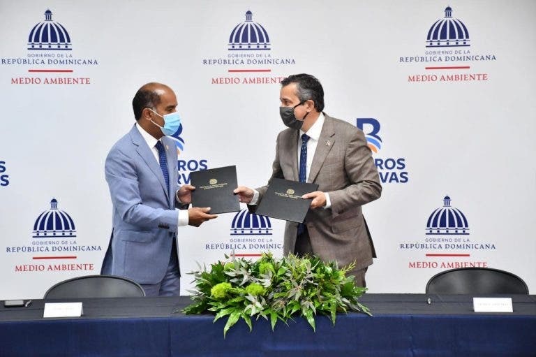 Seguros Reservas ofrece fianzas ambientales en su nueva estación de servicios - Noticias de hoy en República Dominicana | De Último Minuto